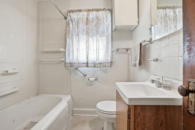 624 N West Street, Crown Point, IN 46307