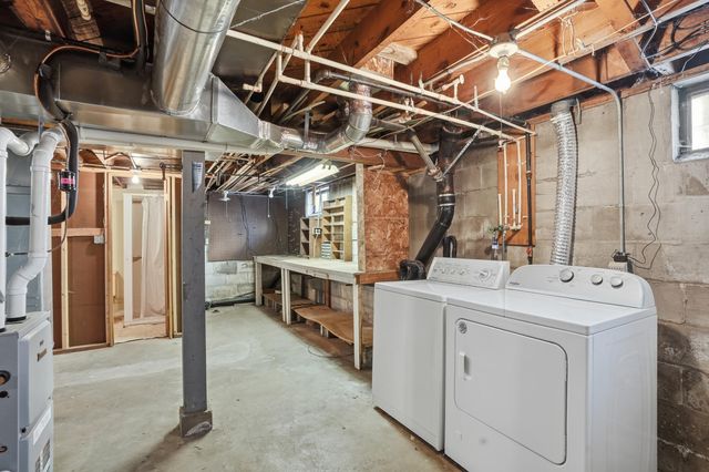 624 N West Street, Crown Point, IN 46307