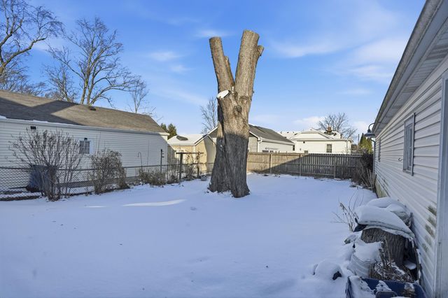 624 N West Street, Crown Point, IN 46307