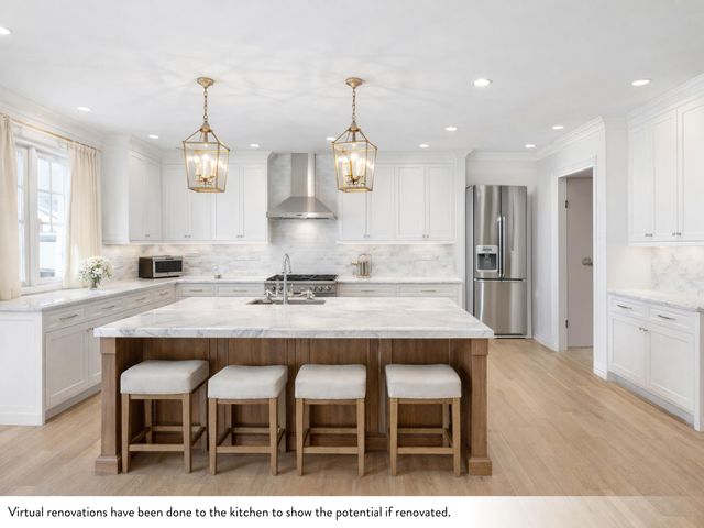 624 N West Street, Crown Point, IN 46307