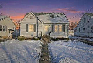 624 N West Street, Crown Point, IN 46307