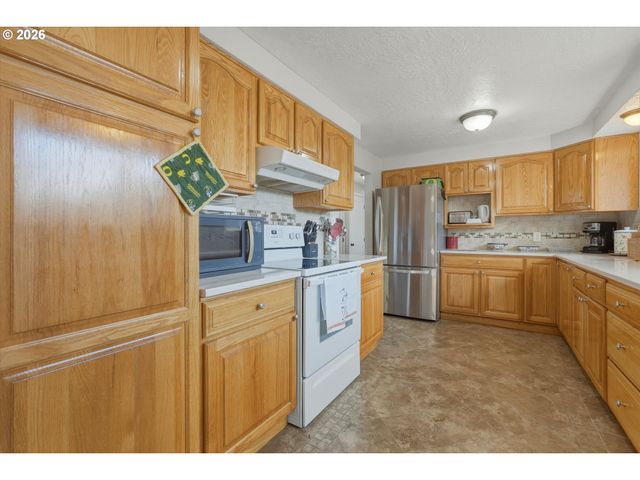 3895 Se PELTON Ave, Troutdale, OR 97060