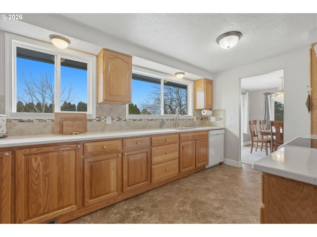 3895 Se PELTON Ave, Troutdale, OR 97060