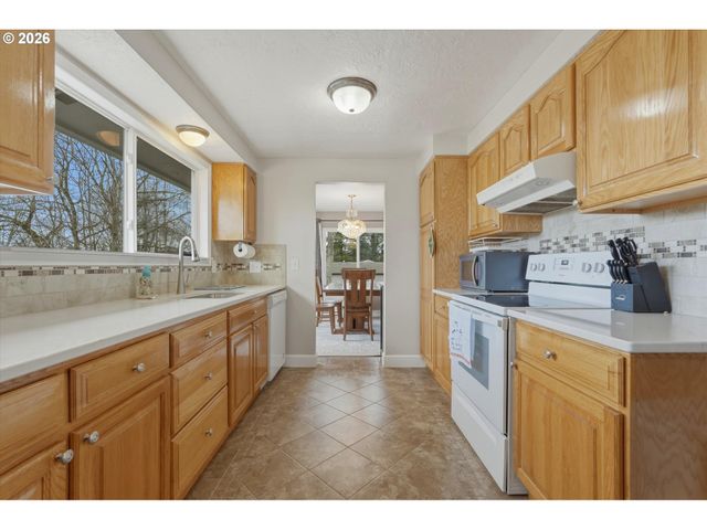 3895 Se PELTON Ave, Troutdale, OR 97060