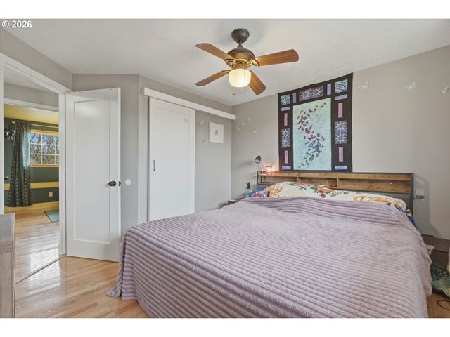 3895 Se PELTON Ave, Troutdale, OR 97060