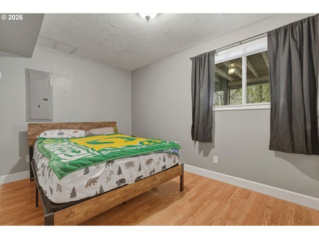 3895 Se PELTON Ave, Troutdale, OR 97060