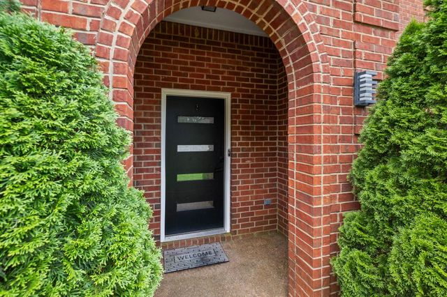 8417 W ASKERSUND CV, Memphis, TN 38018