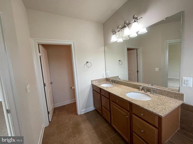 44388 FOXTHOM TER, Ashburn, VA 20147