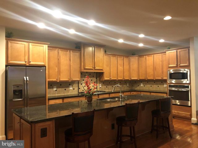 44388 FOXTHOM TER, Ashburn, VA 20147