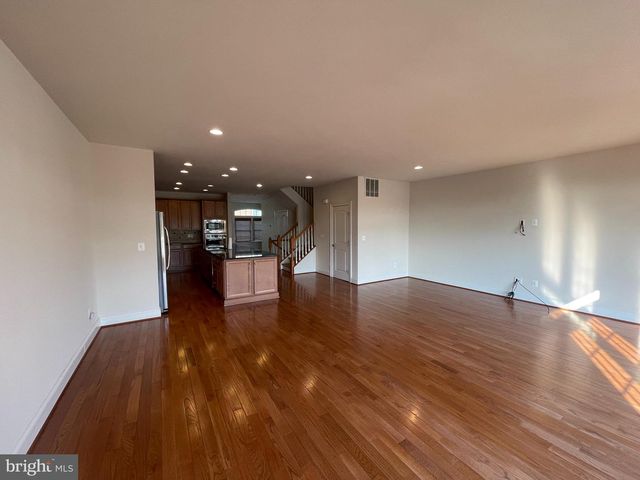 44388 FOXTHOM TER, Ashburn, VA 20147