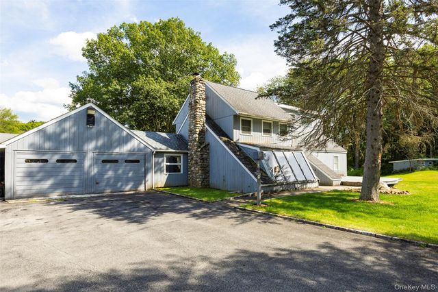 89 Deer Pond Road, Verbank, NY 12585