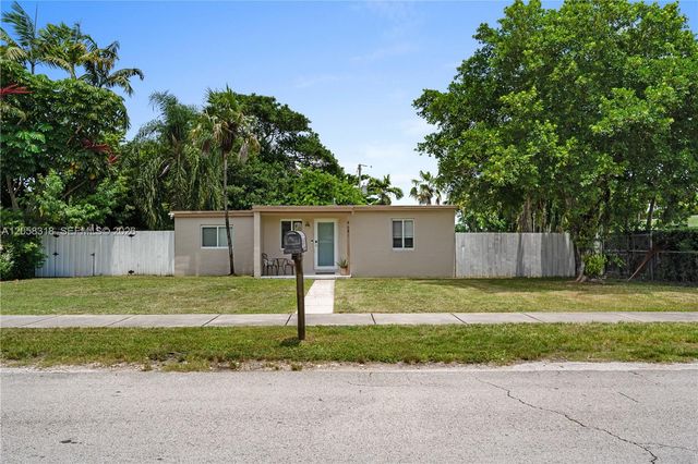 4641 SW 99th Ct, Miami, FL 33165