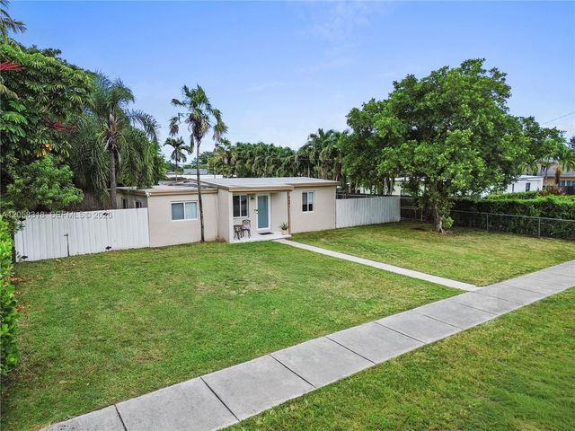4641 SW 99th Ct, Miami, FL 33165