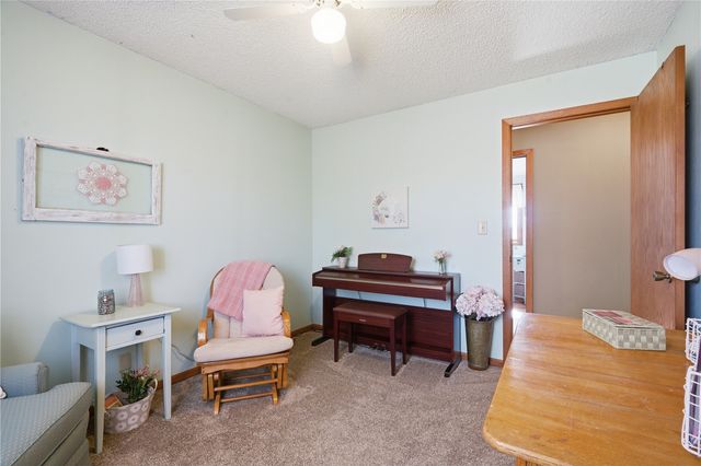 3766 Greens Grove Road, Center Point, IA 52213
