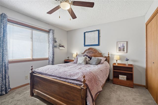 3766 Greens Grove Road, Center Point, IA 52213