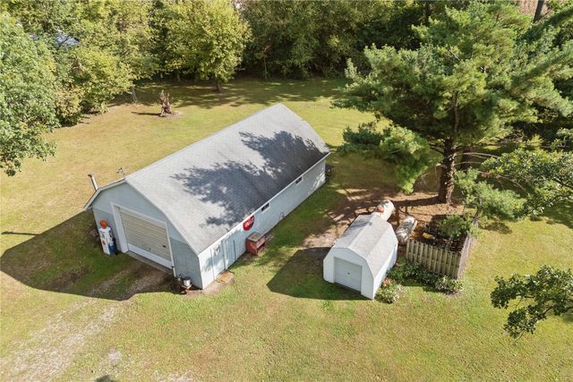 3766 Greens Grove Road, Center Point, IA 52213