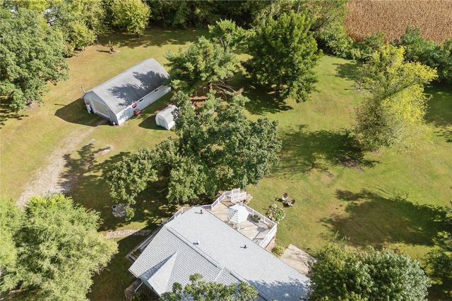 3766 Greens Grove Road, Center Point, IA 52213