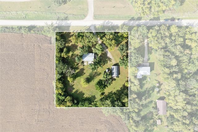 3766 Greens Grove Road, Center Point, IA 52213