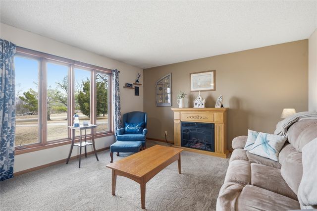 3766 Greens Grove Road, Center Point, IA 52213