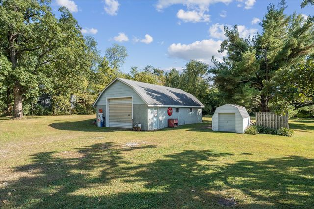 3766 Greens Grove Road, Center Point, IA 52213