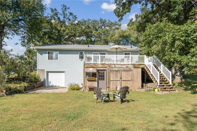 3766 Greens Grove Road, Center Point, IA 52213
