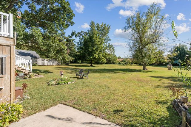3766 Greens Grove Road, Center Point, IA 52213