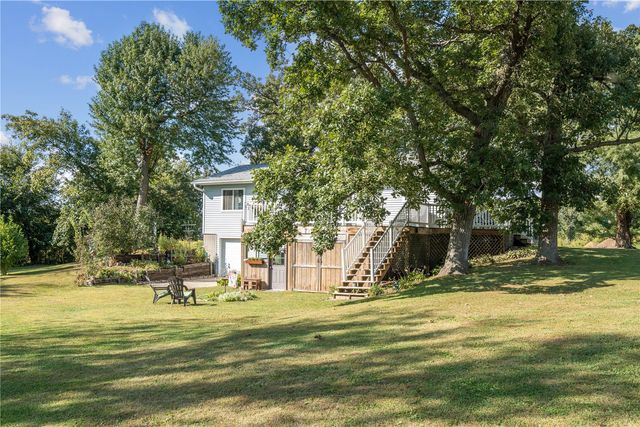 3766 Greens Grove Road, Center Point, IA 52213