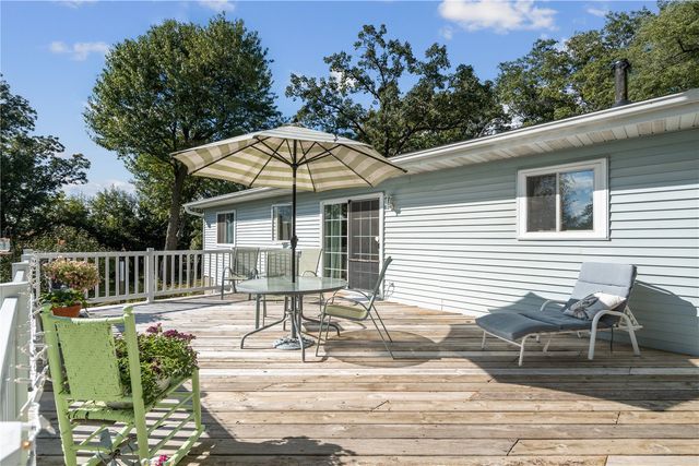 3766 Greens Grove Road, Center Point, IA 52213