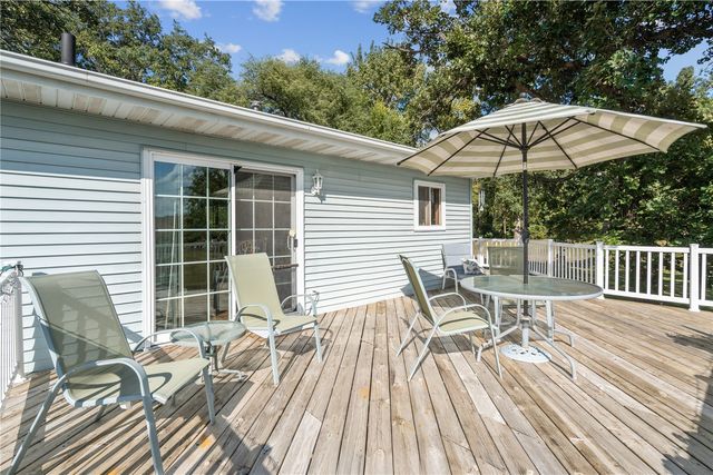 3766 Greens Grove Road, Center Point, IA 52213