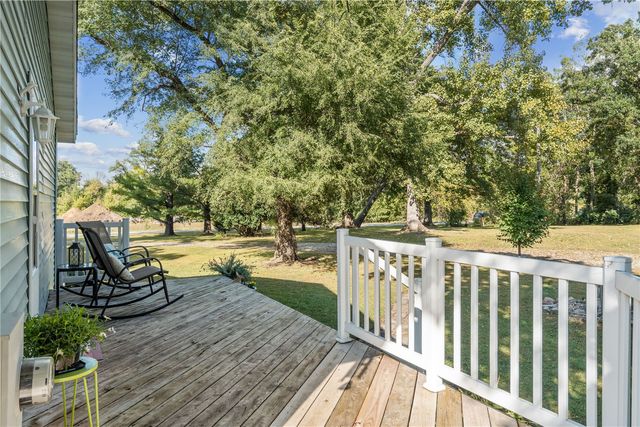 3766 Greens Grove Road, Center Point, IA 52213