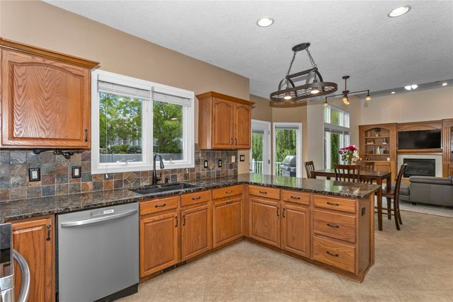5961 Wistful Vista Drive, West Des Moines, IA 50266