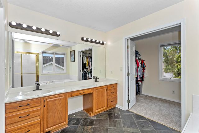 5961 Wistful Vista Drive, West Des Moines, IA 50266