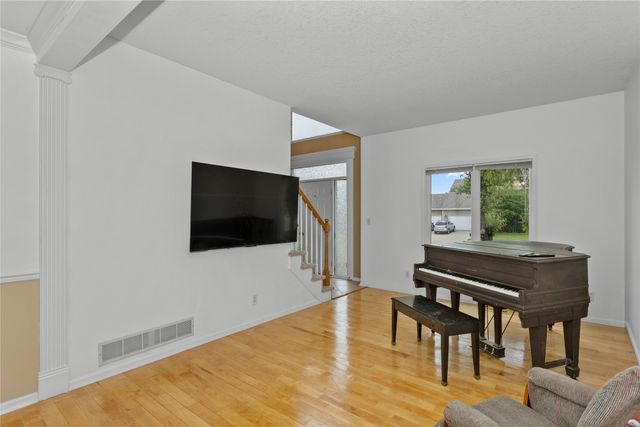 5961 Wistful Vista Drive, West Des Moines, IA 50266
