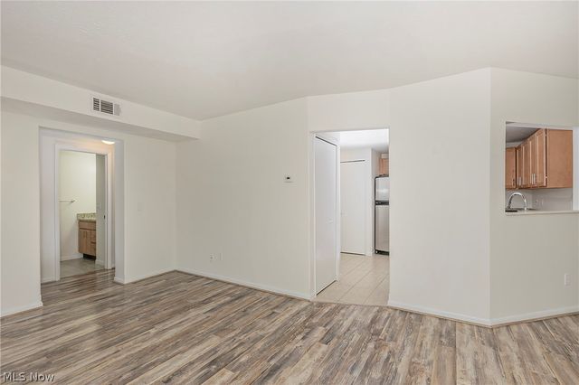 26101 Village Lane 107, Beachwood, OH 44122