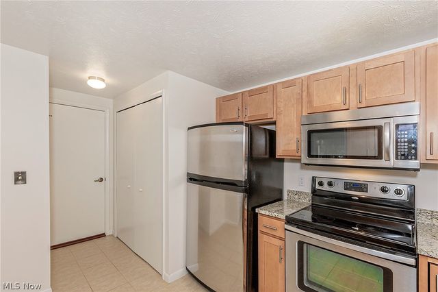26101 Village Lane 107, Beachwood, OH 44122