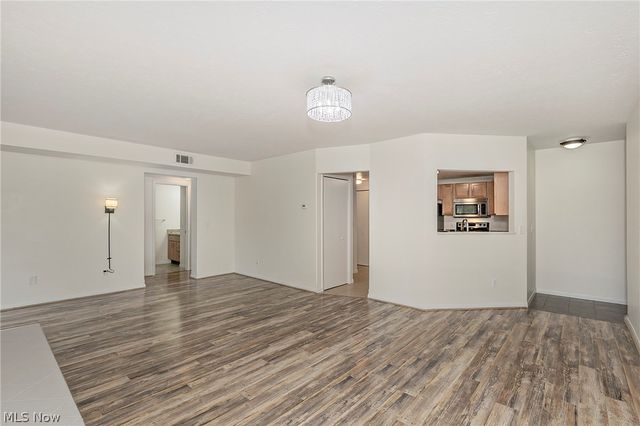 26101 Village Lane 107, Beachwood, OH 44122