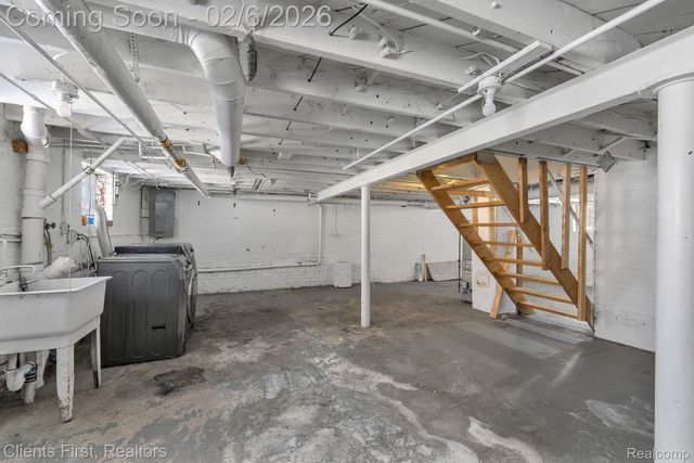 21700 Morley Avenue, Dearborn, MI 48124