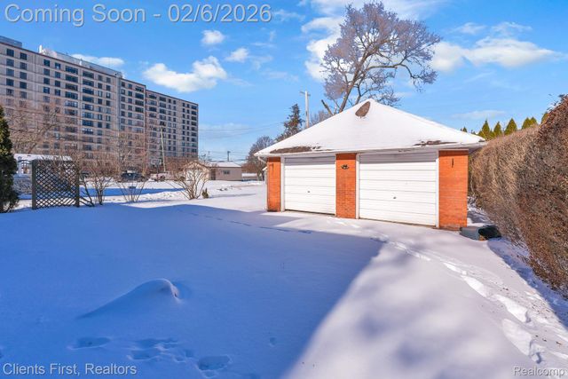 21700 Morley Avenue, Dearborn, MI 48124