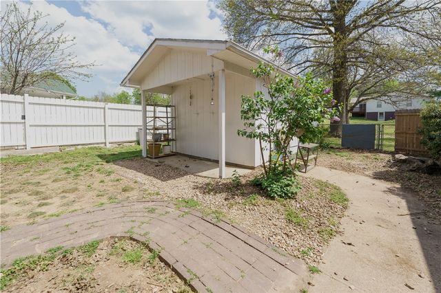 800 College Avenue, Berryville, AR 72616