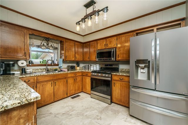 800 College Avenue, Berryville, AR 72616