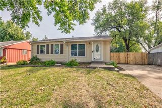 512 fairlane Road, Lansing, KS 66043