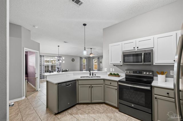 10408 Millbrook Dr, Pensacola, FL 32534