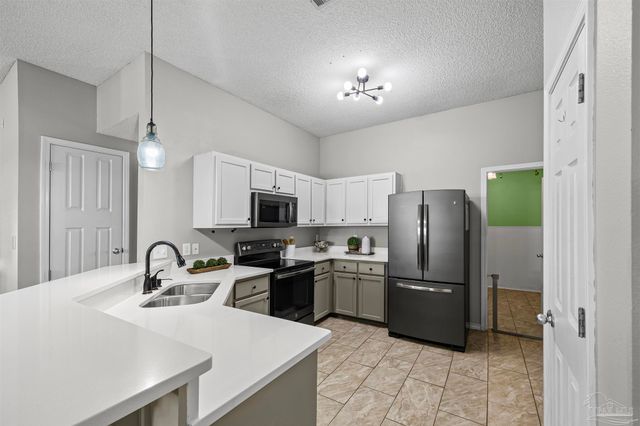 10408 Millbrook Dr, Pensacola, FL 32534