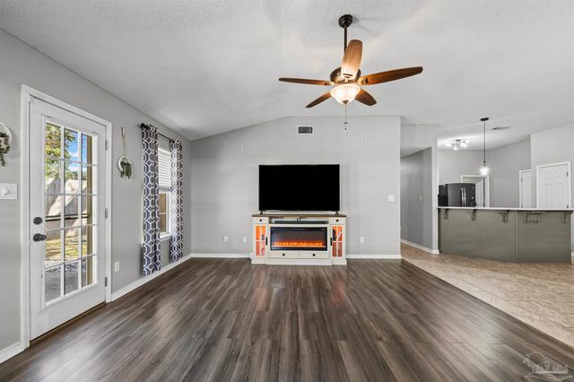 10408 Millbrook Dr, Pensacola, FL 32534