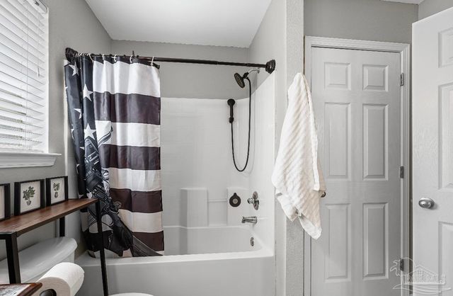 10408 Millbrook Dr, Pensacola, FL 32534