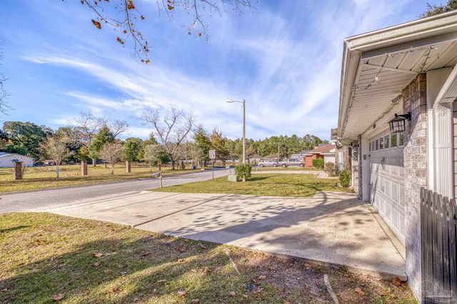 10408 Millbrook Dr, Pensacola, FL 32534