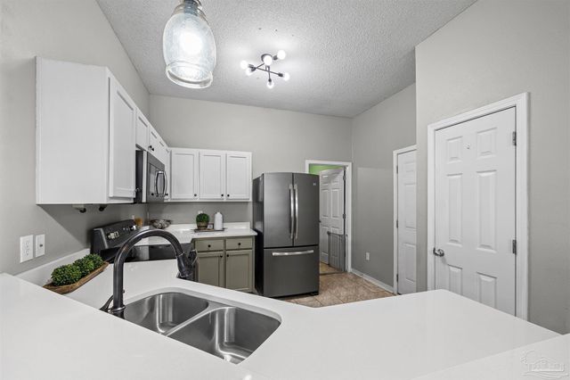 10408 Millbrook Dr, Pensacola, FL 32534