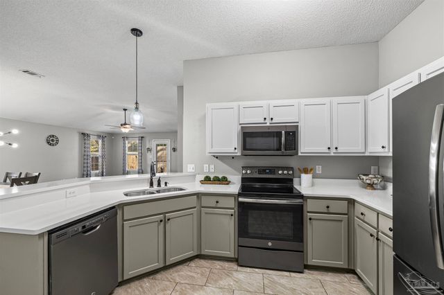 10408 Millbrook Dr, Pensacola, FL 32534