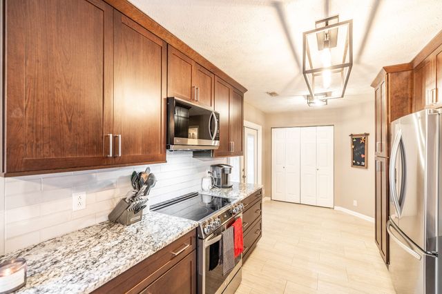 2709 Spring Farm Ct, Hermitage, TN 37076