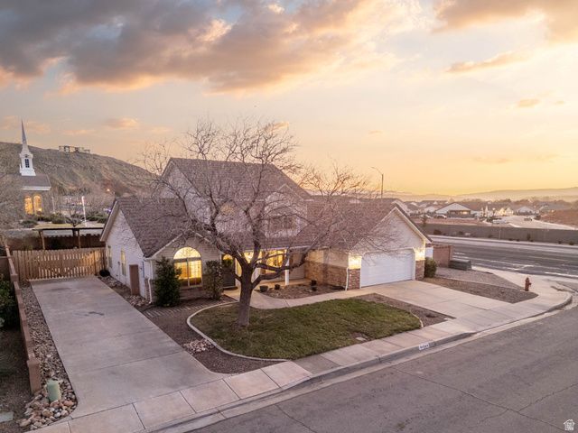584 E MEADOW LN, Washington, UT 84780